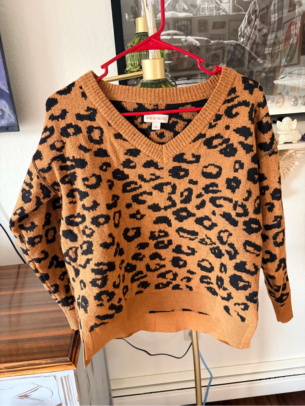 Knox Rose Women's Leopard Print V-Neck Sweater size small